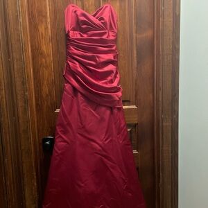 Elegant Red Formal Dress
